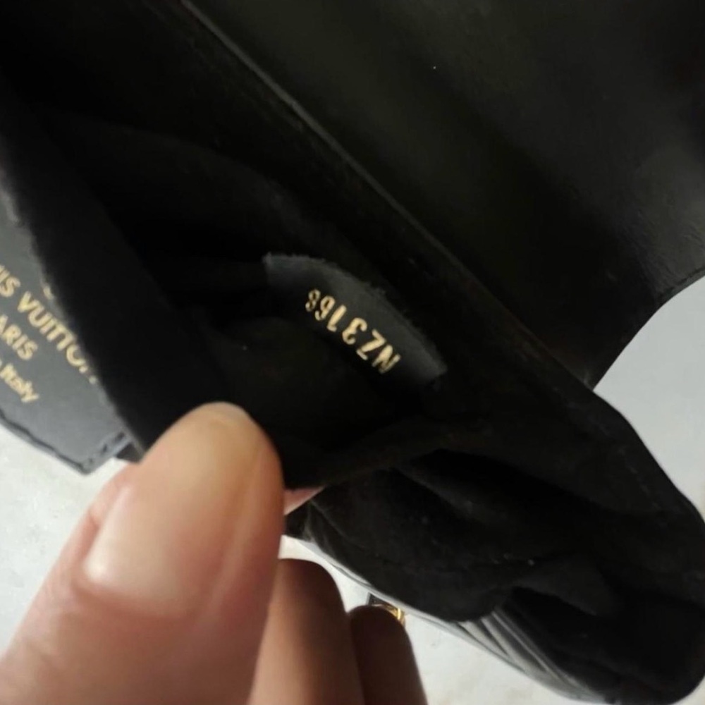 Louis Vuitton New Wave leather handbag - Picture 4 of 4